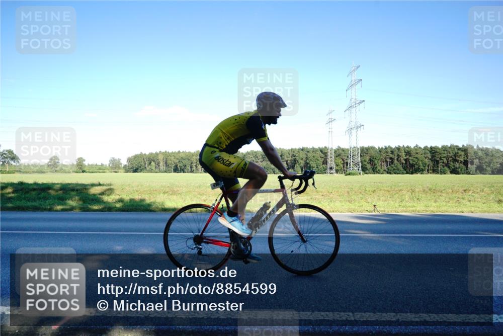 07.09.2025 - 19. Norderstedt Triathlon Michael Burmester http://msf.ph/oto/8854599 07.09.2025 16:19:41 Radfahren 935, 1556 meine-sportfotos.de