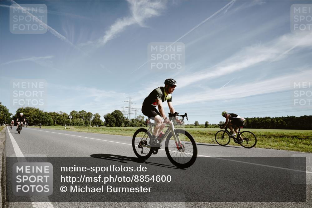 07.09.2025 - 19. Norderstedt Triathlon Michael Burmester http://msf.ph/oto/8854600 07.09.2025 11:59:37 Radfahren 138, 192, 773, 818, 1357 meine-sportfotos.de
