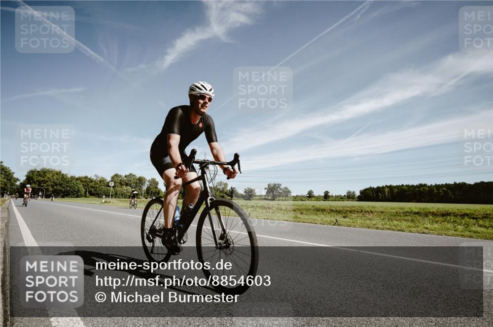 07.09.2025 - 19. Norderstedt Triathlon Michael Burmester http://msf.ph/oto/8854603 07.09.2025 11:59:39 Radfahren 138, 146, 192, 1357 meine-sportfotos.de