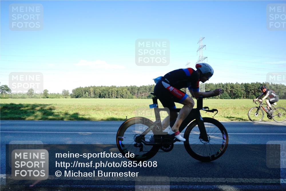 07.09.2025 - 19. Norderstedt Triathlon Michael Burmester http://msf.ph/oto/8854608 07.09.2025 16:19:53 Radfahren 945, 1417 meine-sportfotos.de