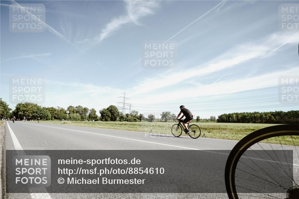 07.09.2025 - 19. Norderstedt Triathlon Michael Burmester http://msf.ph/oto/8854610 07.09.2025 11:59:43 Radfahren 146 meine-sportfotos.de