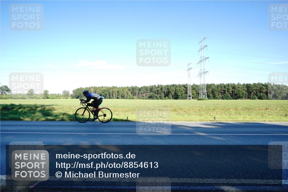 07.09.2025 - 19. Norderstedt Triathlon Michael Burmester http://msf.ph/oto/8854613 07.09.2025 16:19:55 Radfahren 1417 meine-sportfotos.de