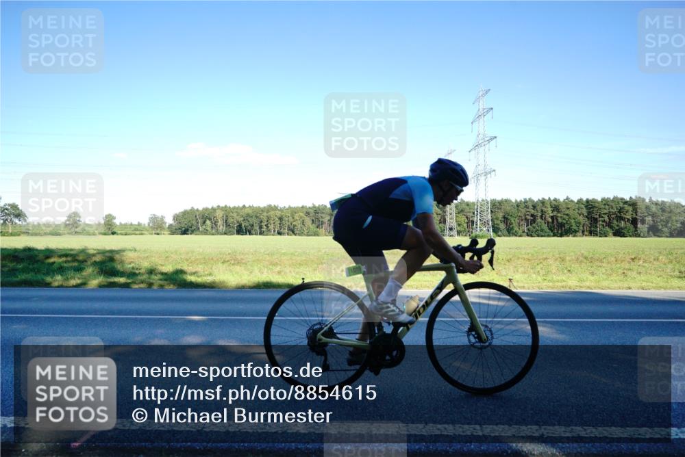 07.09.2025 - 19. Norderstedt Triathlon Michael Burmester http://msf.ph/oto/8854615 07.09.2025 16:20:00 Radfahren 1607 meine-sportfotos.de