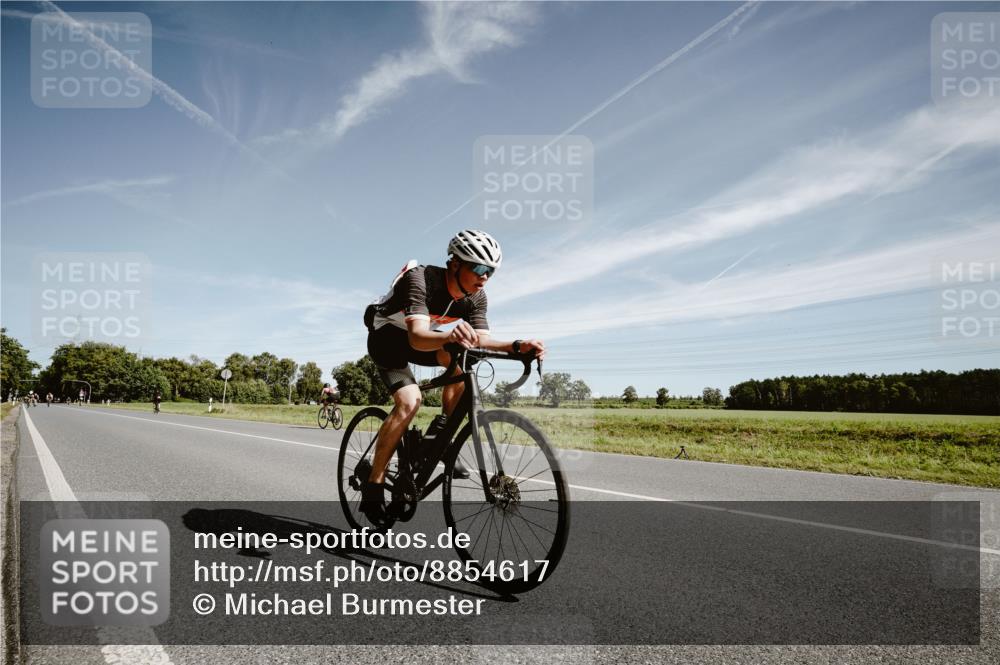 07.09.2025 - 19. Norderstedt Triathlon Michael Burmester http://msf.ph/oto/8854617 07.09.2025 11:59:48 Radfahren 1300 meine-sportfotos.de
