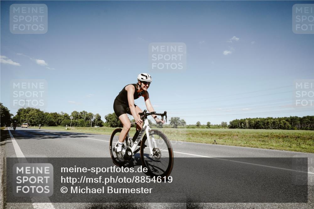 07.09.2025 - 19. Norderstedt Triathlon Michael Burmester http://msf.ph/oto/8854619 07.09.2025 15:00:47 Radfahren 439, 1453 meine-sportfotos.de