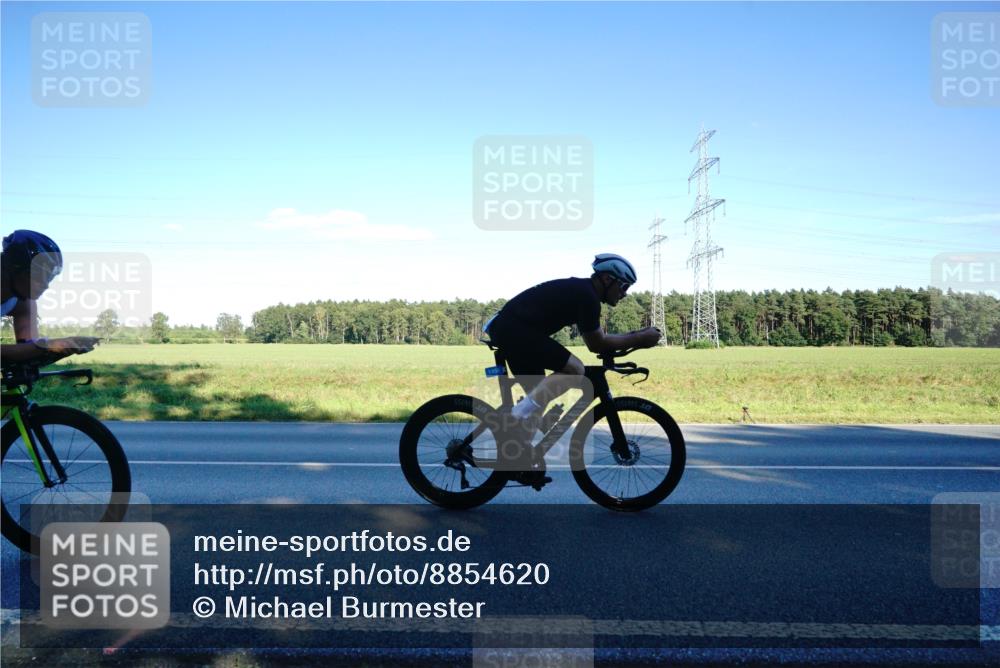 07.09.2025 - 19. Norderstedt Triathlon Michael Burmester http://msf.ph/oto/8854620 07.09.2025 16:20:06 Radfahren 936, 1104, 1458 meine-sportfotos.de