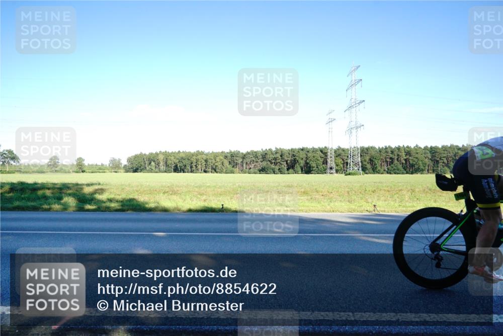 07.09.2025 - 19. Norderstedt Triathlon Michael Burmester http://msf.ph/oto/8854622 07.09.2025 16:20:06 Radfahren 936, 1104, 1458 meine-sportfotos.de