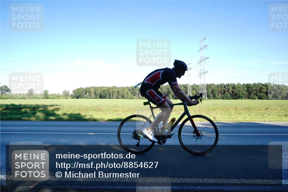 07.09.2025 - 19. Norderstedt Triathlon Michael Burmester http://msf.ph/oto/8854627 07.09.2025 16:20:23 Radfahren 1475, 1579, 1623 meine-sportfotos.de