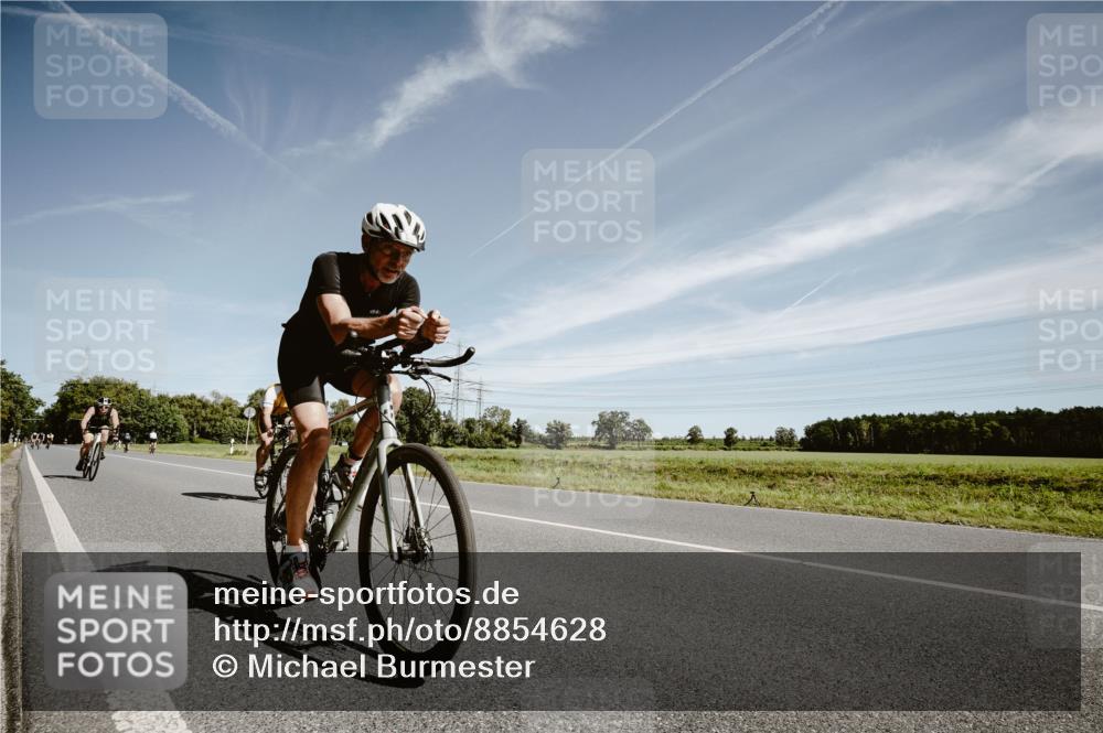 07.09.2025 - 19. Norderstedt Triathlon Michael Burmester http://msf.ph/oto/8854628 07.09.2025 11:59:56 Radfahren 237, 795, 1258 meine-sportfotos.de