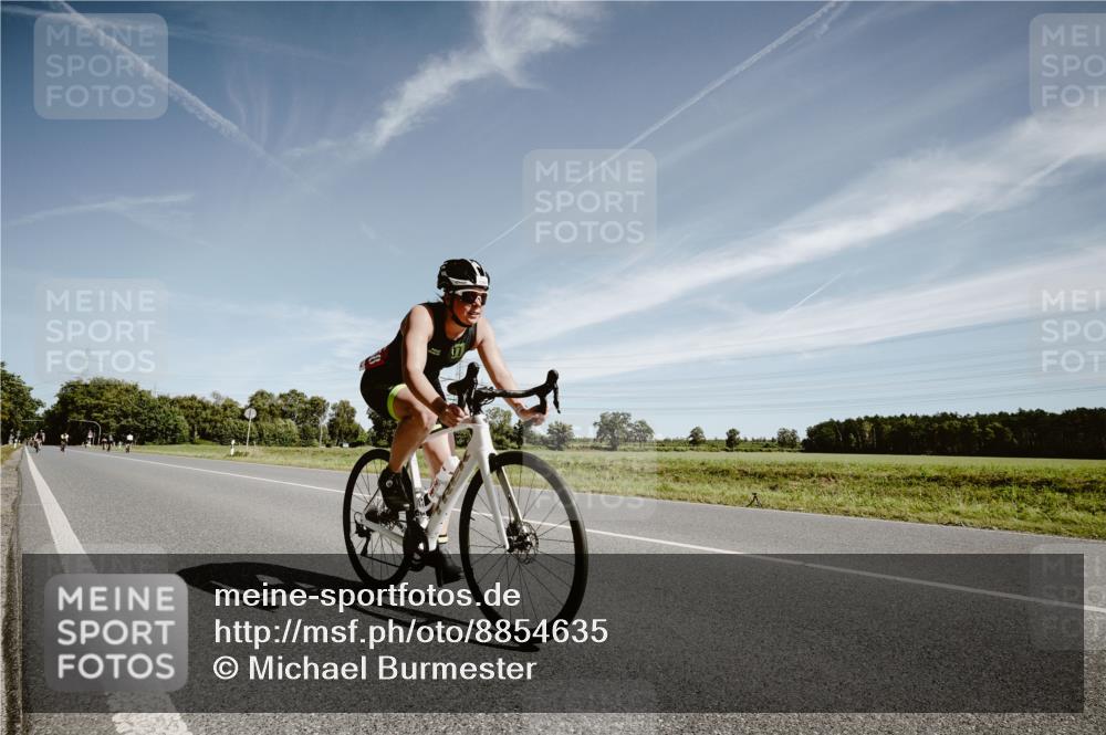 07.09.2025 - 19. Norderstedt Triathlon Michael Burmester http://msf.ph/oto/8854635 07.09.2025 11:59:57 Radfahren 237, 795, 1258 meine-sportfotos.de