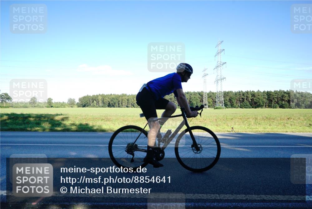 07.09.2025 - 19. Norderstedt Triathlon Michael Burmester http://msf.ph/oto/8854641 07.09.2025 16:20:34 Radfahren 916, 957, 1056 meine-sportfotos.de