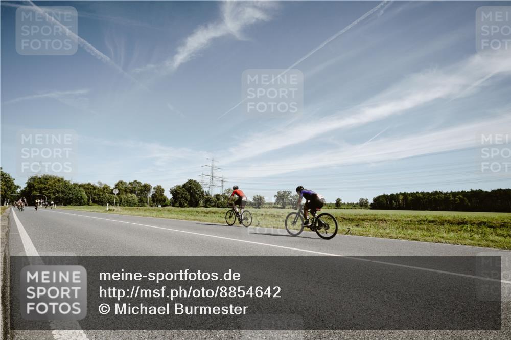 07.09.2025 - 19. Norderstedt Triathlon Michael Burmester http://msf.ph/oto/8854642 07.09.2025 11:59:59 Radfahren 237, 758, 795, 1258 meine-sportfotos.de