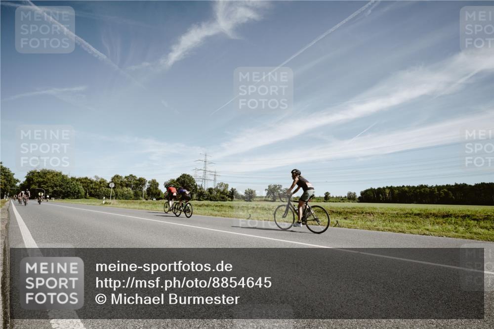 07.09.2025 - 19. Norderstedt Triathlon Michael Burmester http://msf.ph/oto/8854645 07.09.2025 11:59:59 Radfahren 237, 758, 795, 1258 meine-sportfotos.de