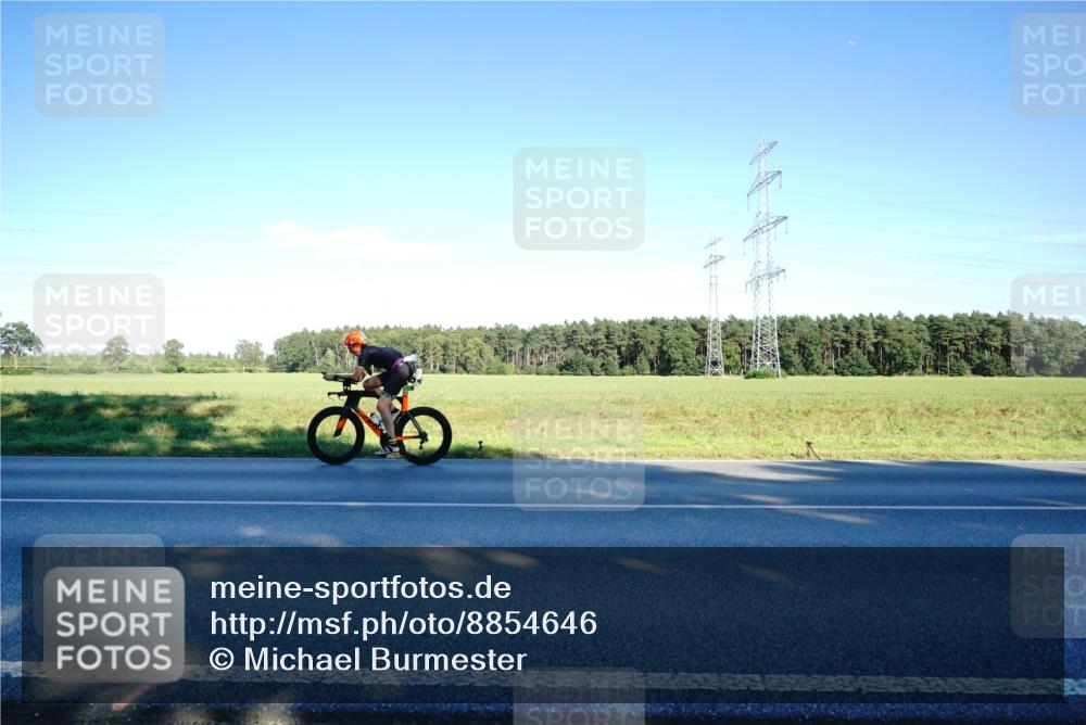 07.09.2025 - 19. Norderstedt Triathlon Michael Burmester http://msf.ph/oto/8854646 07.09.2025 16:20:43 Radfahren  meine-sportfotos.de