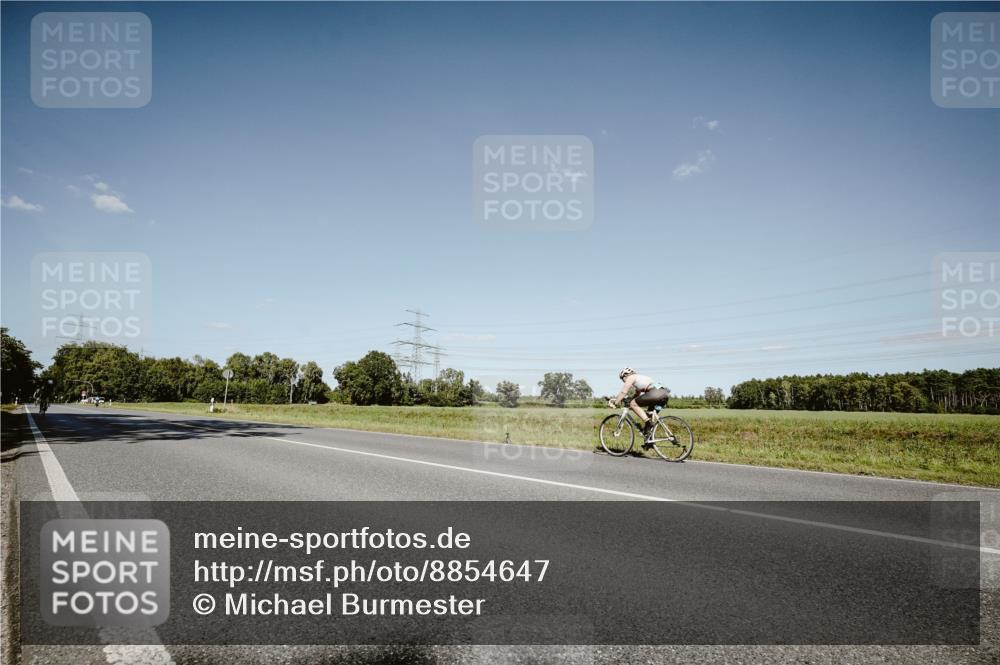 07.09.2025 - 19. Norderstedt Triathlon Michael Burmester http://msf.ph/oto/8854647 07.09.2025 15:01:21 Radfahren 1485 meine-sportfotos.de