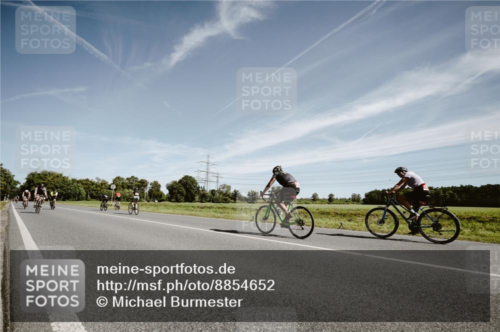 07.09.2025 - 19. Norderstedt Triathlon Michael Burmester http://msf.ph/oto/8854652 07.09.2025 12:00:01 Radfahren 155, 758, 1333, 1351 meine-sportfotos.de