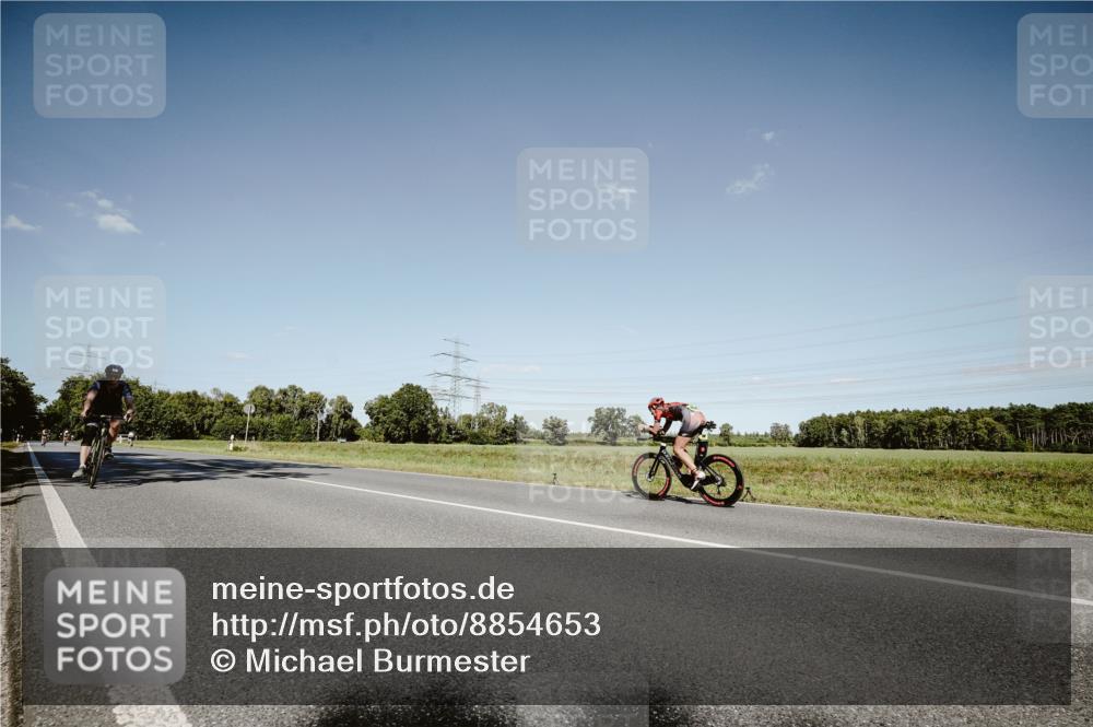 07.09.2025 - 19. Norderstedt Triathlon Michael Burmester http://msf.ph/oto/8854653 07.09.2025 15:01:28 Radfahren 410 meine-sportfotos.de