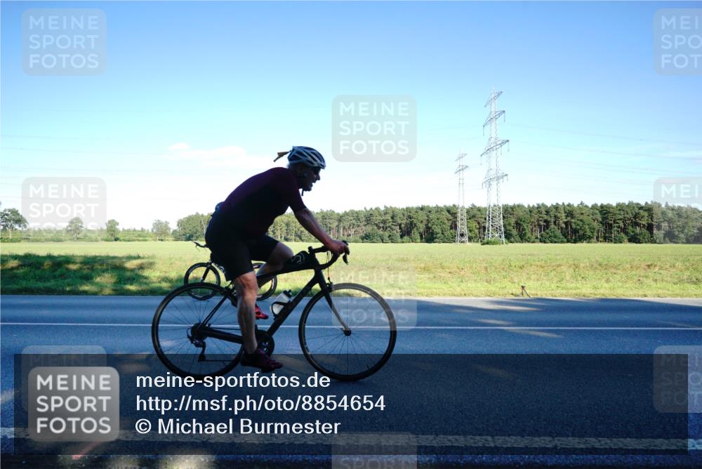 07.09.2025 - 19. Norderstedt Triathlon Michael Burmester http://msf.ph/oto/8854654 07.09.2025 16:20:55 Radfahren 1515, 1546 meine-sportfotos.de