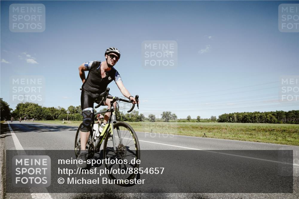 07.09.2025 - 19. Norderstedt Triathlon Michael Burmester http://msf.ph/oto/8854657 07.09.2025 15:01:29 Radfahren 410 meine-sportfotos.de