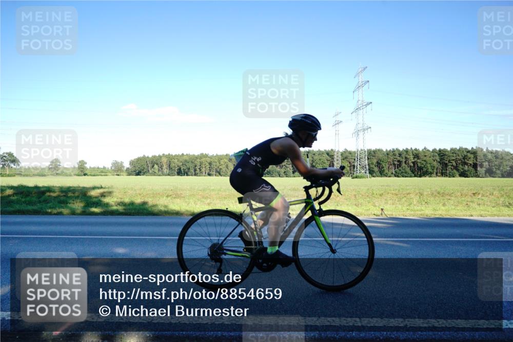 07.09.2025 - 19. Norderstedt Triathlon Michael Burmester http://msf.ph/oto/8854659 07.09.2025 16:20:58 Radfahren 1086, 1515, 1546 meine-sportfotos.de
