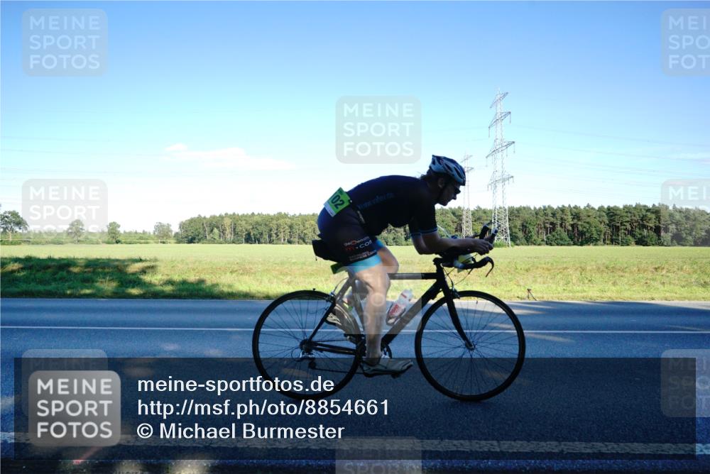 07.09.2025 - 19. Norderstedt Triathlon Michael Burmester http://msf.ph/oto/8854661 07.09.2025 16:21:05 Radfahren 421, 1102 meine-sportfotos.de