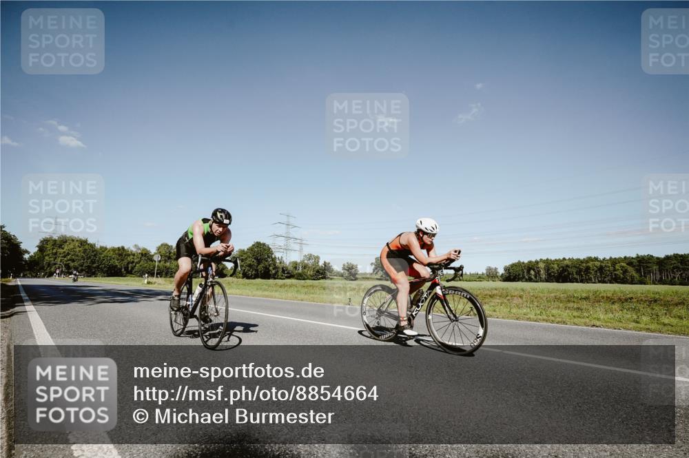 07.09.2025 - 19. Norderstedt Triathlon Michael Burmester http://msf.ph/oto/8854664 07.09.2025 15:01:35 Radfahren 417, 460 meine-sportfotos.de