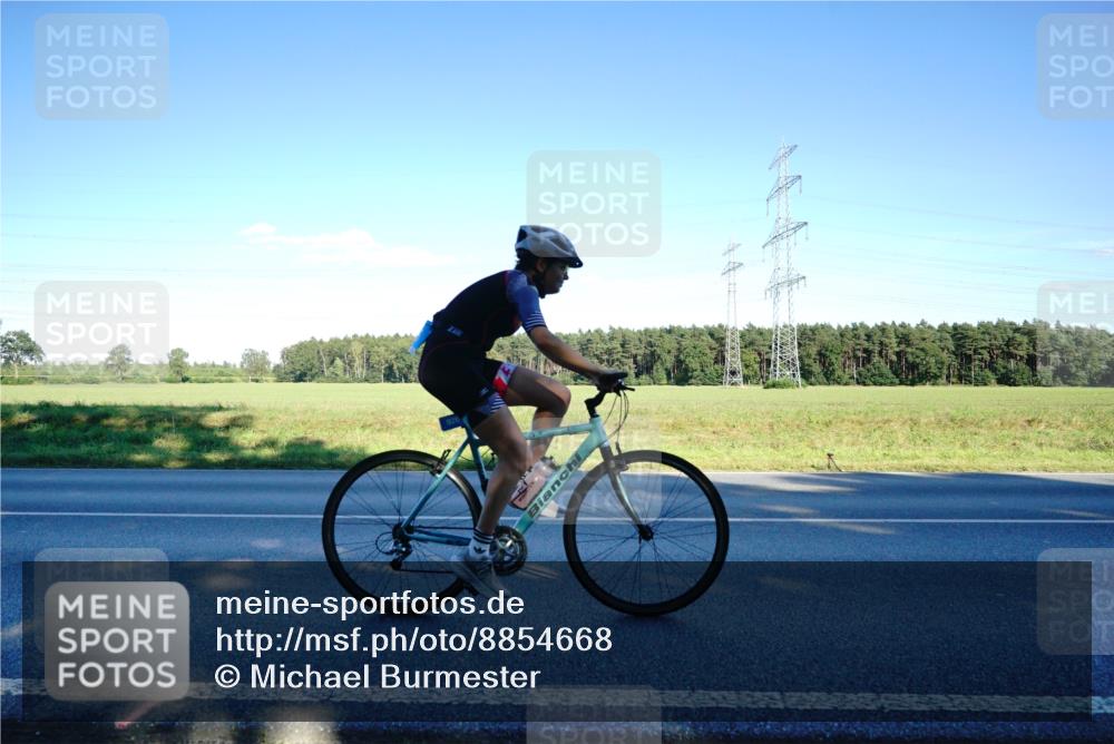 07.09.2025 - 19. Norderstedt Triathlon Michael Burmester http://msf.ph/oto/8854668 07.09.2025 16:21:34 Radfahren 926, 1472 meine-sportfotos.de