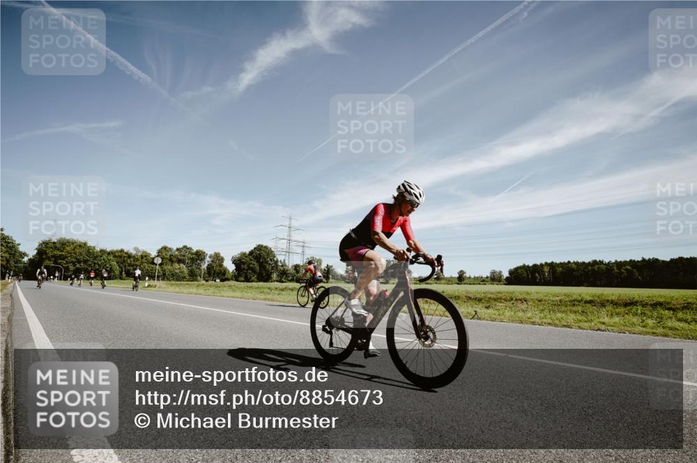 07.09.2025 - 19. Norderstedt Triathlon Michael Burmester http://msf.ph/oto/8854673 07.09.2025 12:00:05 Radfahren 155, 261, 758, 1333, 1351 meine-sportfotos.de