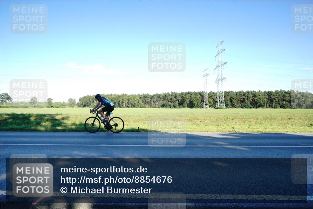 07.09.2025 - 19. Norderstedt Triathlon Michael Burmester http://msf.ph/oto/8854676 07.09.2025 16:21:48 Radfahren 1055, 1078 meine-sportfotos.de