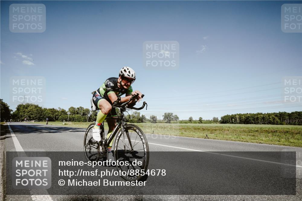 07.09.2025 - 19. Norderstedt Triathlon Michael Burmester http://msf.ph/oto/8854678 07.09.2025 15:01:49 Radfahren 443, 1481 meine-sportfotos.de