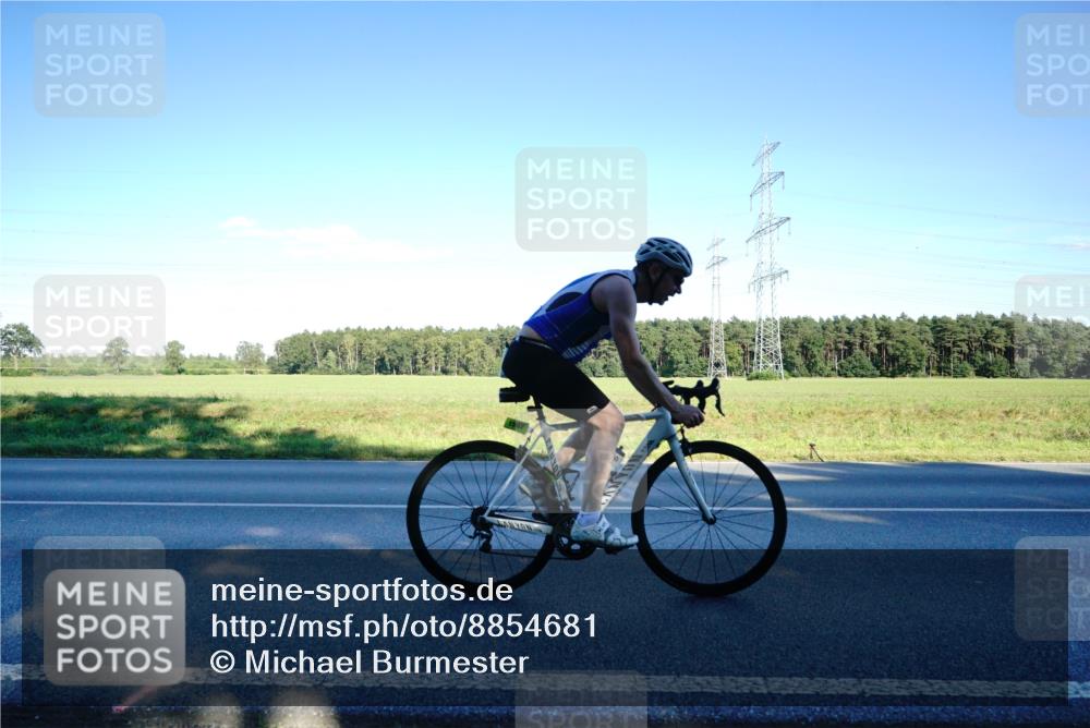07.09.2025 - 19. Norderstedt Triathlon Michael Burmester http://msf.ph/oto/8854681 07.09.2025 16:21:57 Radfahren 1567 meine-sportfotos.de