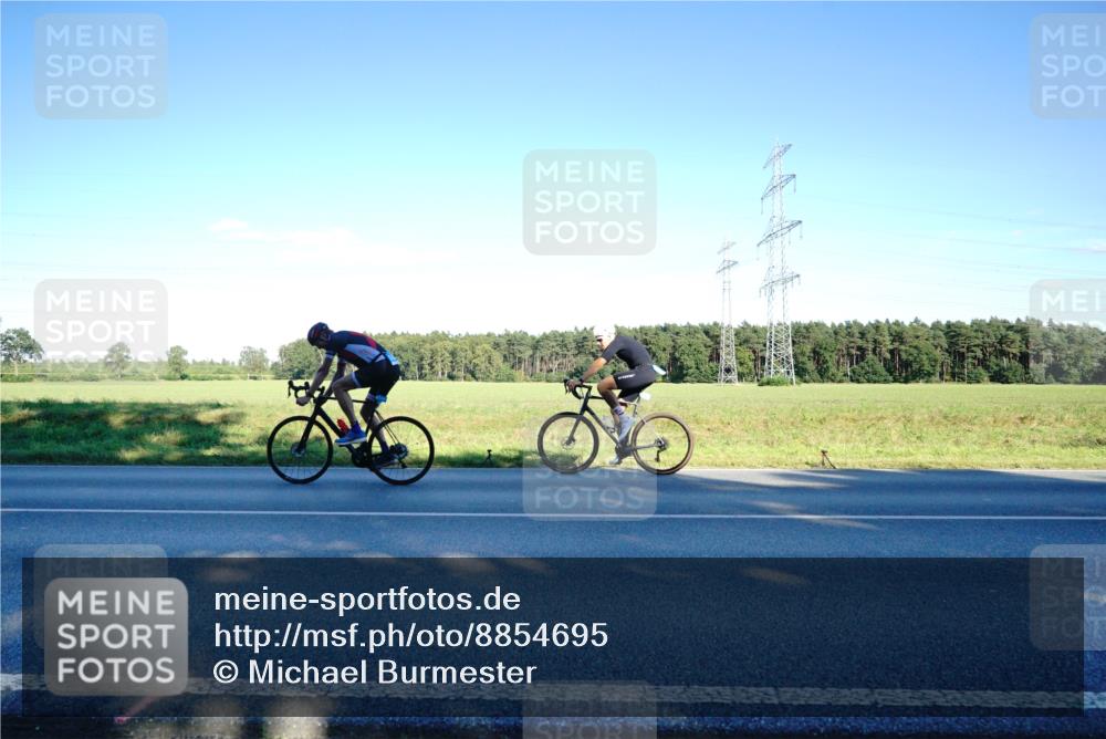 07.09.2025 - 19. Norderstedt Triathlon Michael Burmester http://msf.ph/oto/8854695 07.09.2025 16:22:15 Radfahren 915, 1057, 1420 meine-sportfotos.de