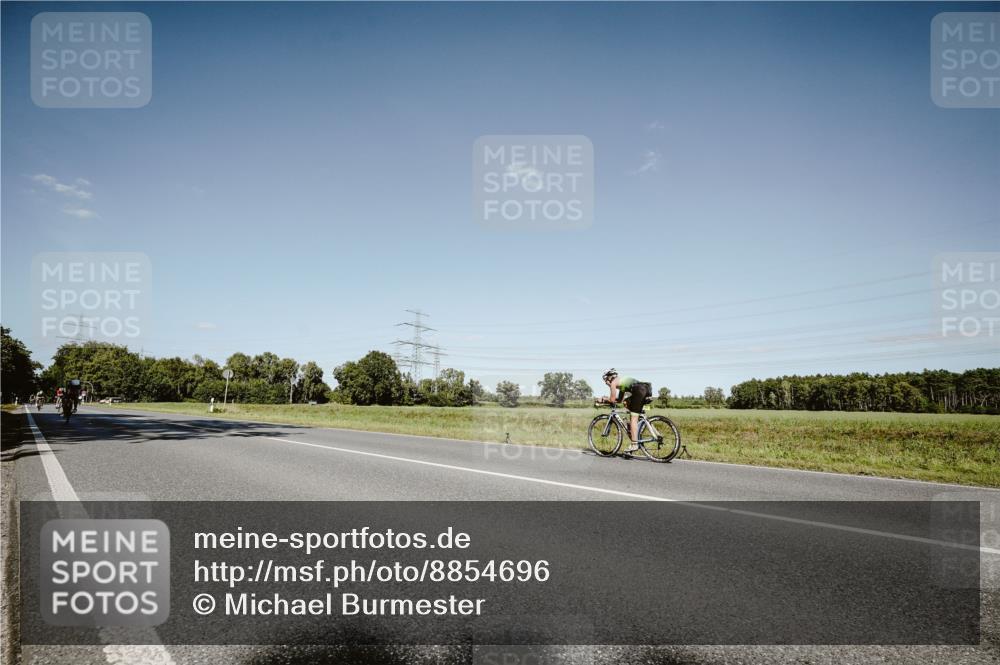 07.09.2025 - 19. Norderstedt Triathlon Michael Burmester http://msf.ph/oto/8854696 07.09.2025 15:02:12 Radfahren 478, 1496, 1502 meine-sportfotos.de