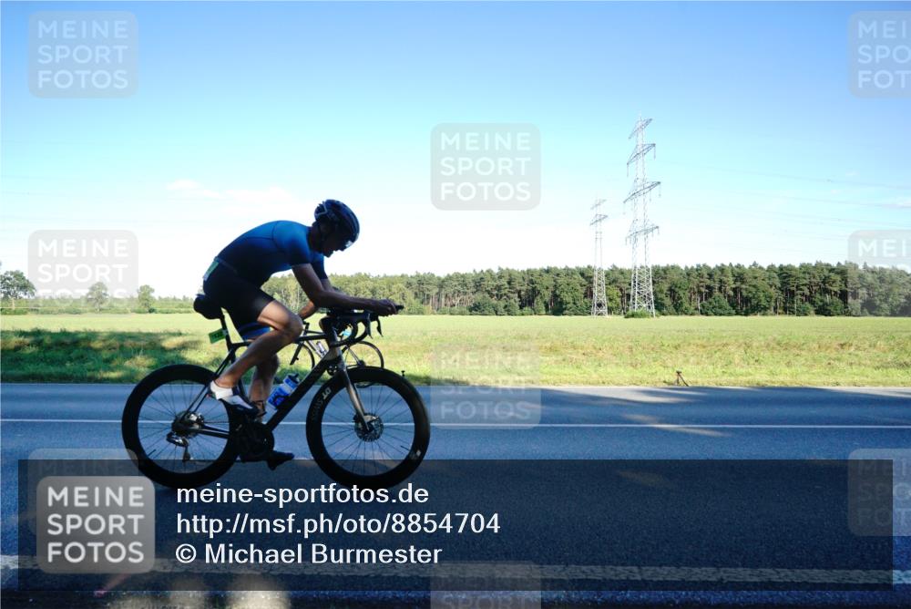 07.09.2025 - 19. Norderstedt Triathlon Michael Burmester http://msf.ph/oto/8854704 07.09.2025 16:22:23 Radfahren 1443, 1632 meine-sportfotos.de