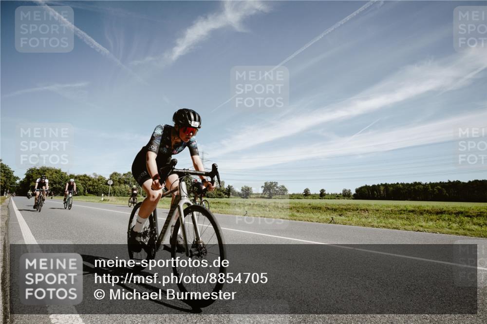 07.09.2025 - 19. Norderstedt Triathlon Michael Burmester http://msf.ph/oto/8854705 07.09.2025 12:00:32 Radfahren 216, 292, 1280, 1343 meine-sportfotos.de