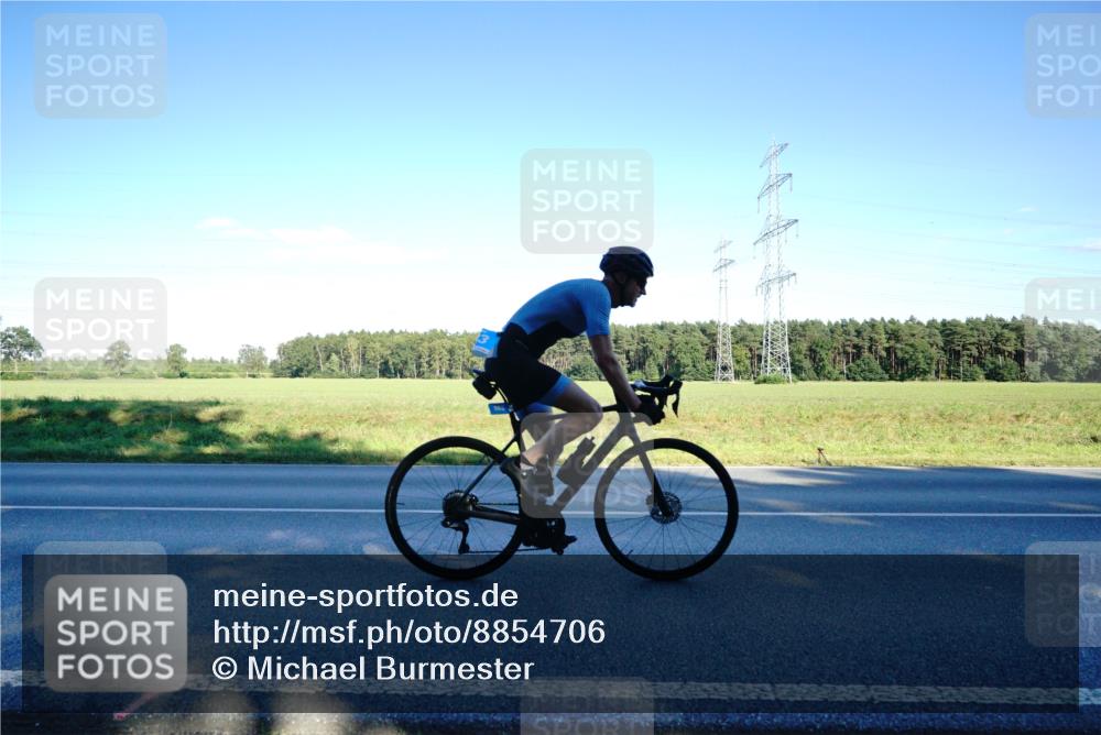 07.09.2025 - 19. Norderstedt Triathlon Michael Burmester http://msf.ph/oto/8854706 07.09.2025 16:22:28 Radfahren 883 meine-sportfotos.de