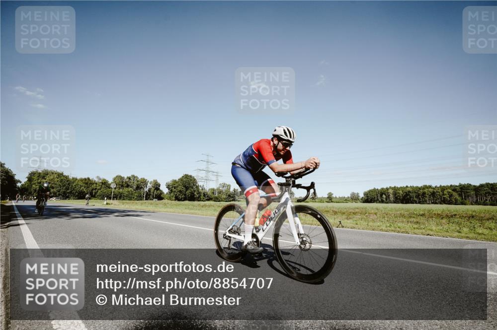 07.09.2025 - 19. Norderstedt Triathlon Michael Burmester http://msf.ph/oto/8854707 07.09.2025 15:02:16 Radfahren 465, 478, 1496, 1502 meine-sportfotos.de