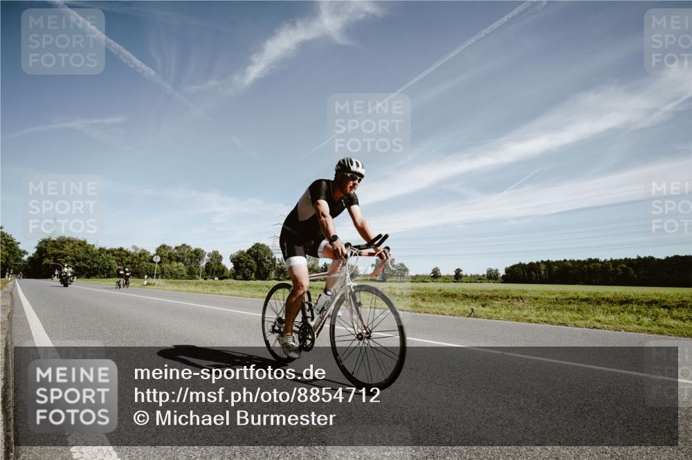 07.09.2025 - 19. Norderstedt Triathlon Michael Burmester http://msf.ph/oto/8854712 07.09.2025 12:00:34 Radfahren 216, 292, 1280, 1343 meine-sportfotos.de