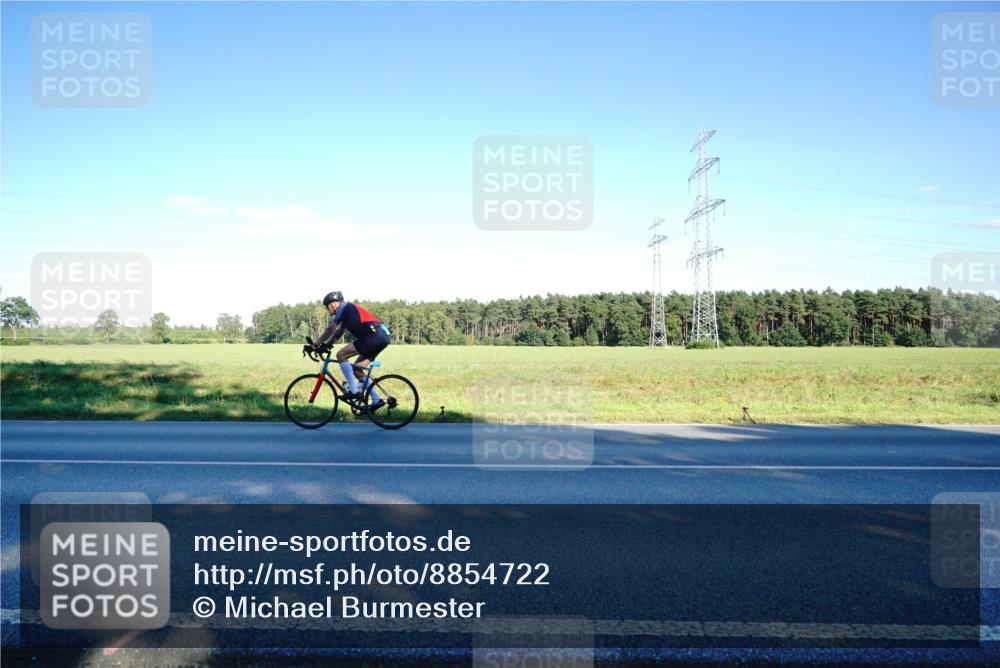 07.09.2025 - 19. Norderstedt Triathlon Michael Burmester http://msf.ph/oto/8854722 07.09.2025 16:22:47 Radfahren 1527 meine-sportfotos.de