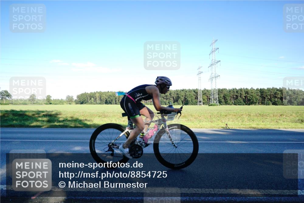 07.09.2025 - 19. Norderstedt Triathlon Michael Burmester http://msf.ph/oto/8854725 07.09.2025 16:22:48 Radfahren 1527 meine-sportfotos.de