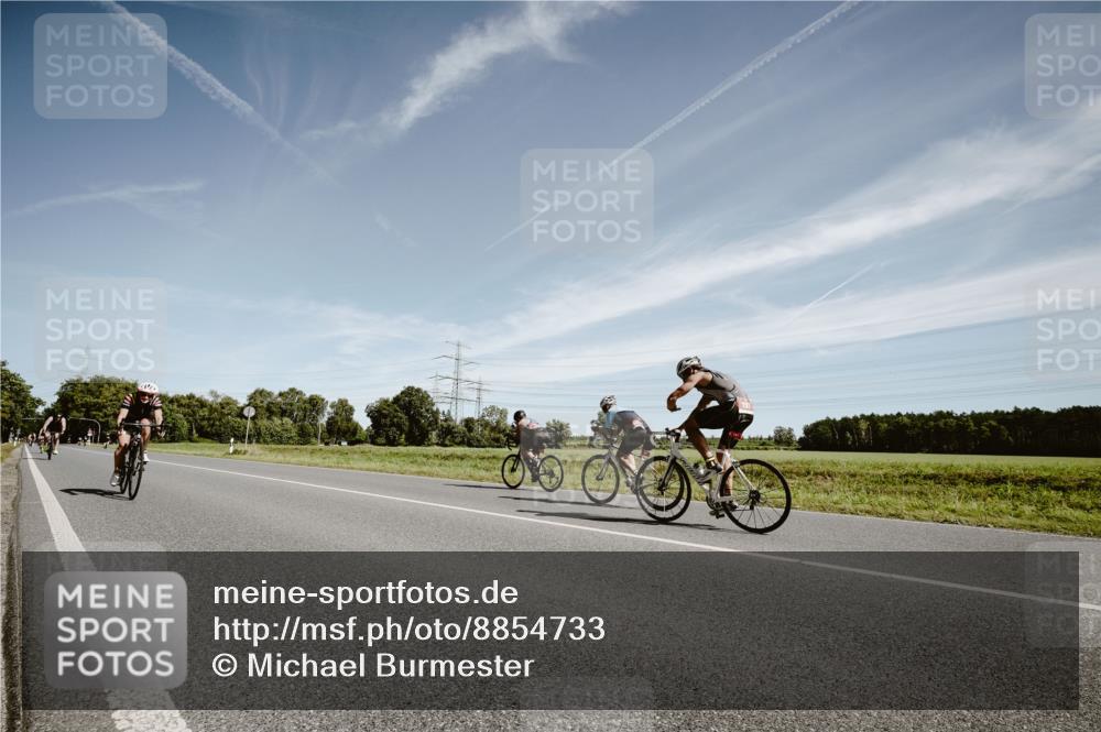 07.09.2025 - 19. Norderstedt Triathlon Michael Burmester http://msf.ph/oto/8854733 07.09.2025 12:00:54 Radfahren 822, 1225 meine-sportfotos.de