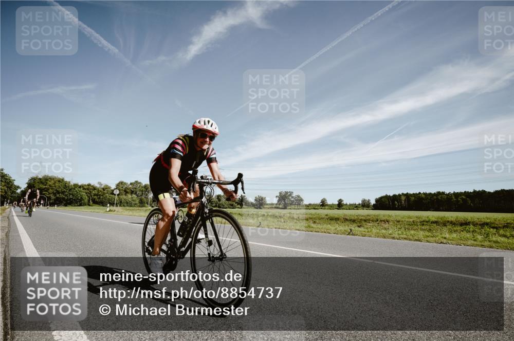 07.09.2025 - 19. Norderstedt Triathlon Michael Burmester http://msf.ph/oto/8854737 07.09.2025 12:00:55 Radfahren 822, 1225 meine-sportfotos.de