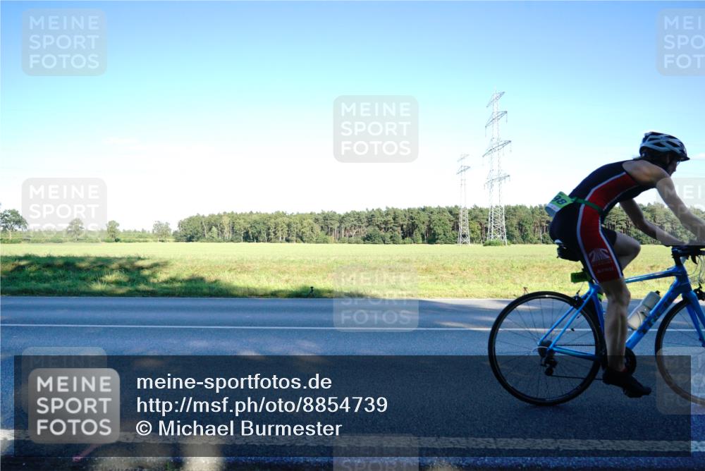 07.09.2025 - 19. Norderstedt Triathlon Michael Burmester http://msf.ph/oto/8854739 07.09.2025 16:23:09 Radfahren 1098, 1575, 1585 meine-sportfotos.de