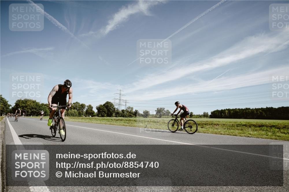 07.09.2025 - 19. Norderstedt Triathlon Michael Burmester http://msf.ph/oto/8854740 07.09.2025 12:00:57 Radfahren 822, 1225, 1327 meine-sportfotos.de