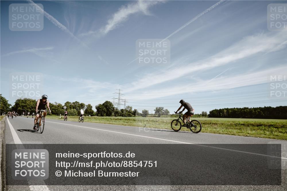07.09.2025 - 19. Norderstedt Triathlon Michael Burmester http://msf.ph/oto/8854751 07.09.2025 12:01:00 Radfahren 850, 1225, 1327 meine-sportfotos.de