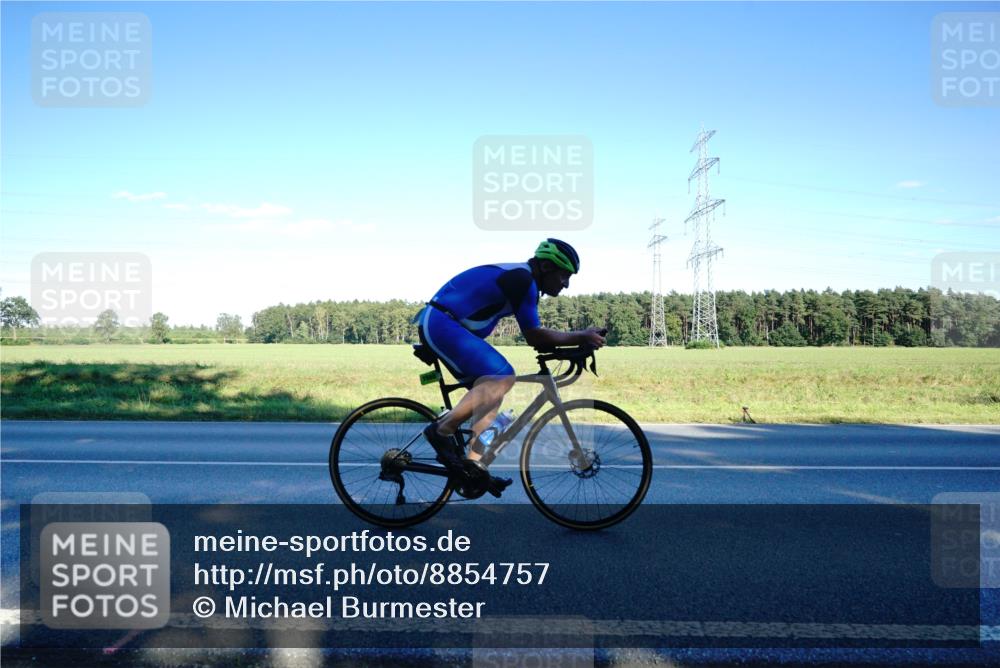 07.09.2025 - 19. Norderstedt Triathlon Michael Burmester http://msf.ph/oto/8854757 07.09.2025 16:23:56 Radfahren 933, 1568 meine-sportfotos.de