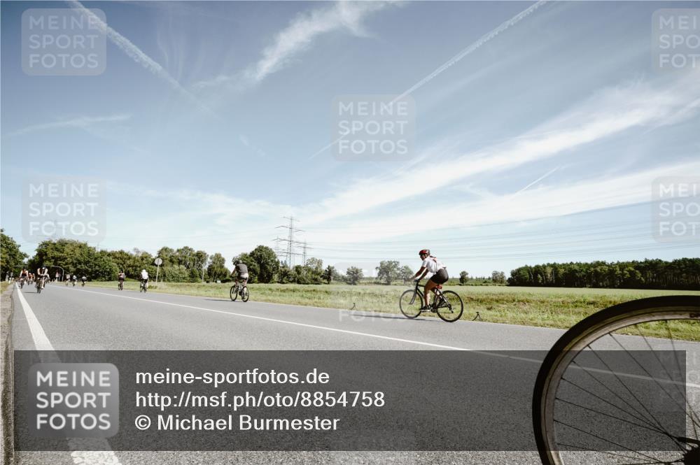 07.09.2025 - 19. Norderstedt Triathlon Michael Burmester http://msf.ph/oto/8854758 07.09.2025 12:01:01 Radfahren 850, 1327 meine-sportfotos.de