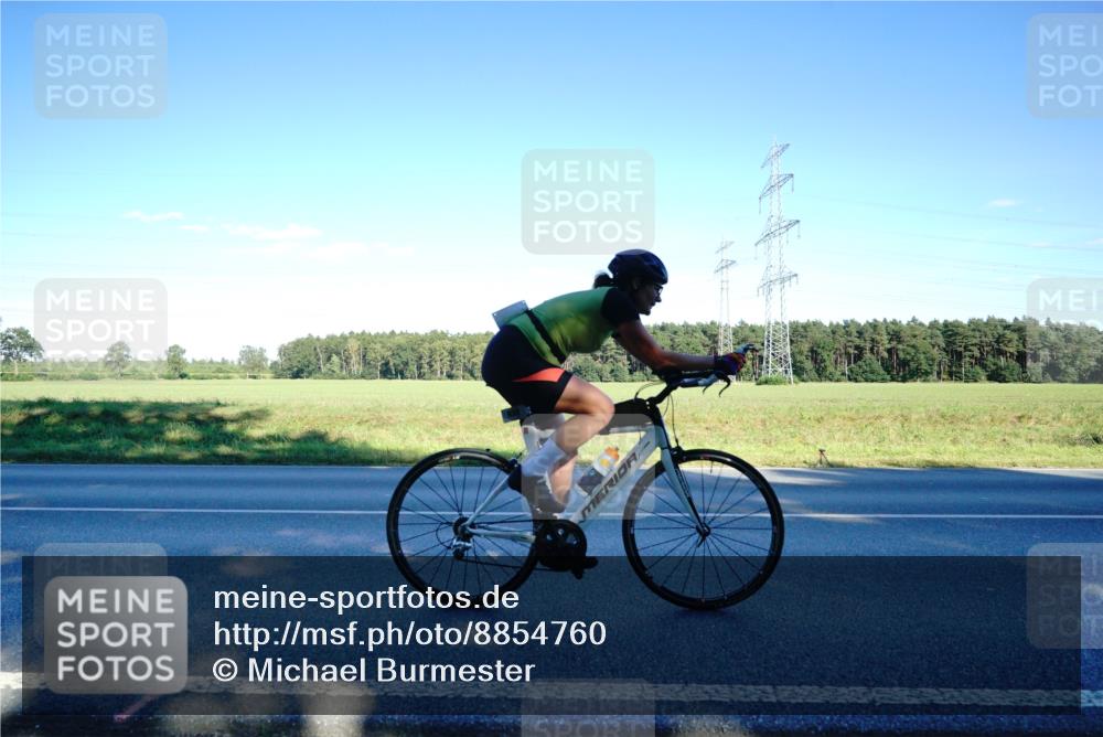 07.09.2025 - 19. Norderstedt Triathlon Michael Burmester http://msf.ph/oto/8854760 07.09.2025 16:23:57 Radfahren 933, 1568 meine-sportfotos.de