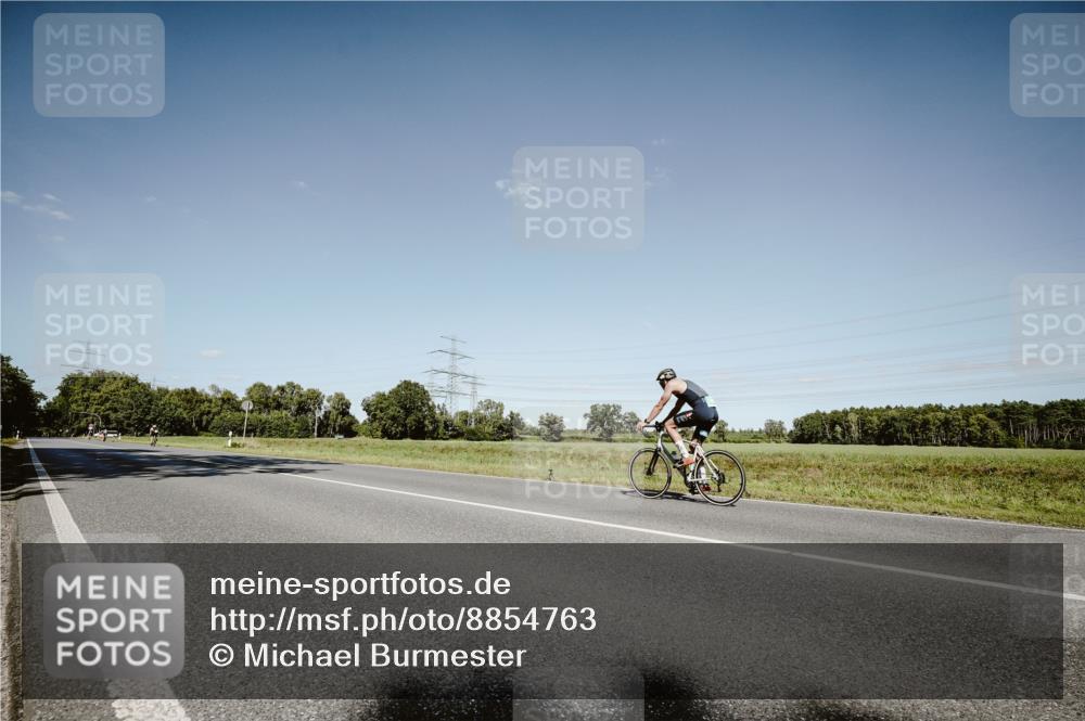 07.09.2025 - 19. Norderstedt Triathlon Michael Burmester http://msf.ph/oto/8854763 07.09.2025 15:03:00 Radfahren  meine-sportfotos.de