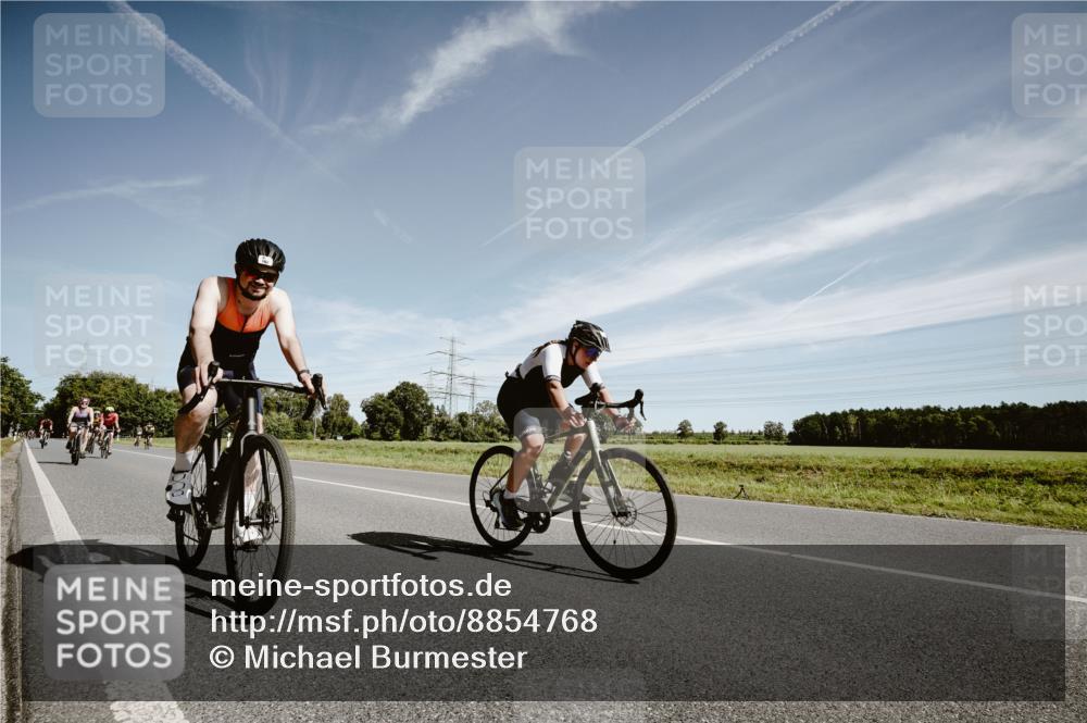 07.09.2025 - 19. Norderstedt Triathlon Michael Burmester http://msf.ph/oto/8854768 07.09.2025 12:01:06 Radfahren 162, 163, 756, 815, 850, 1372 meine-sportfotos.de